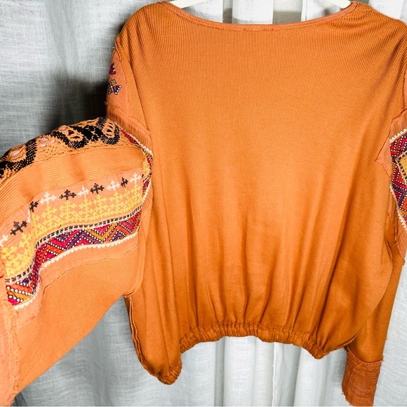 Free People Embroidered Ribbed Cotton Women's Bell Sleeve Boho Top - Picture 7 of 10